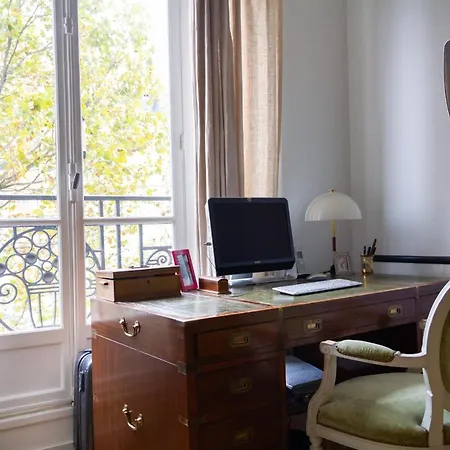 Superb In A Family Neighborhood Parigi