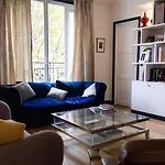 Superb Apartment In A Family Neighborhood