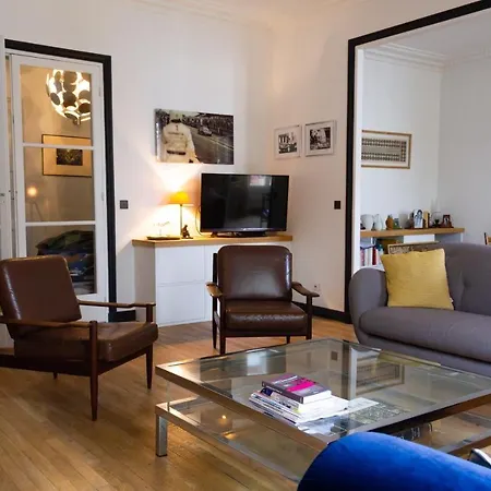 Superb In A Family Neighborhood Apartment *